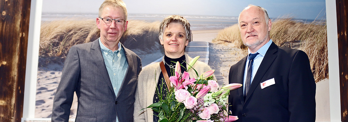 Werner Detmering (rechts) von der Marketinggesellschaft begrüßte Annette und Berthold Niehaus in der Niedersachsenhalle auf der Grünen Woche 2019. Bild: Marketinggesellschaft Werner Detmering (rechts) von der Marketinggesellschaft begrüßte Annette und Berthold Niehaus in der Niedersachsenhalle auf der Grünen Woche 2019. Bild: Marketinggesellschaft